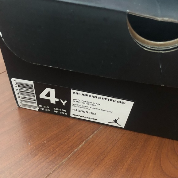 Air Jordan’s 5 fire reds - Picture 2 of 8